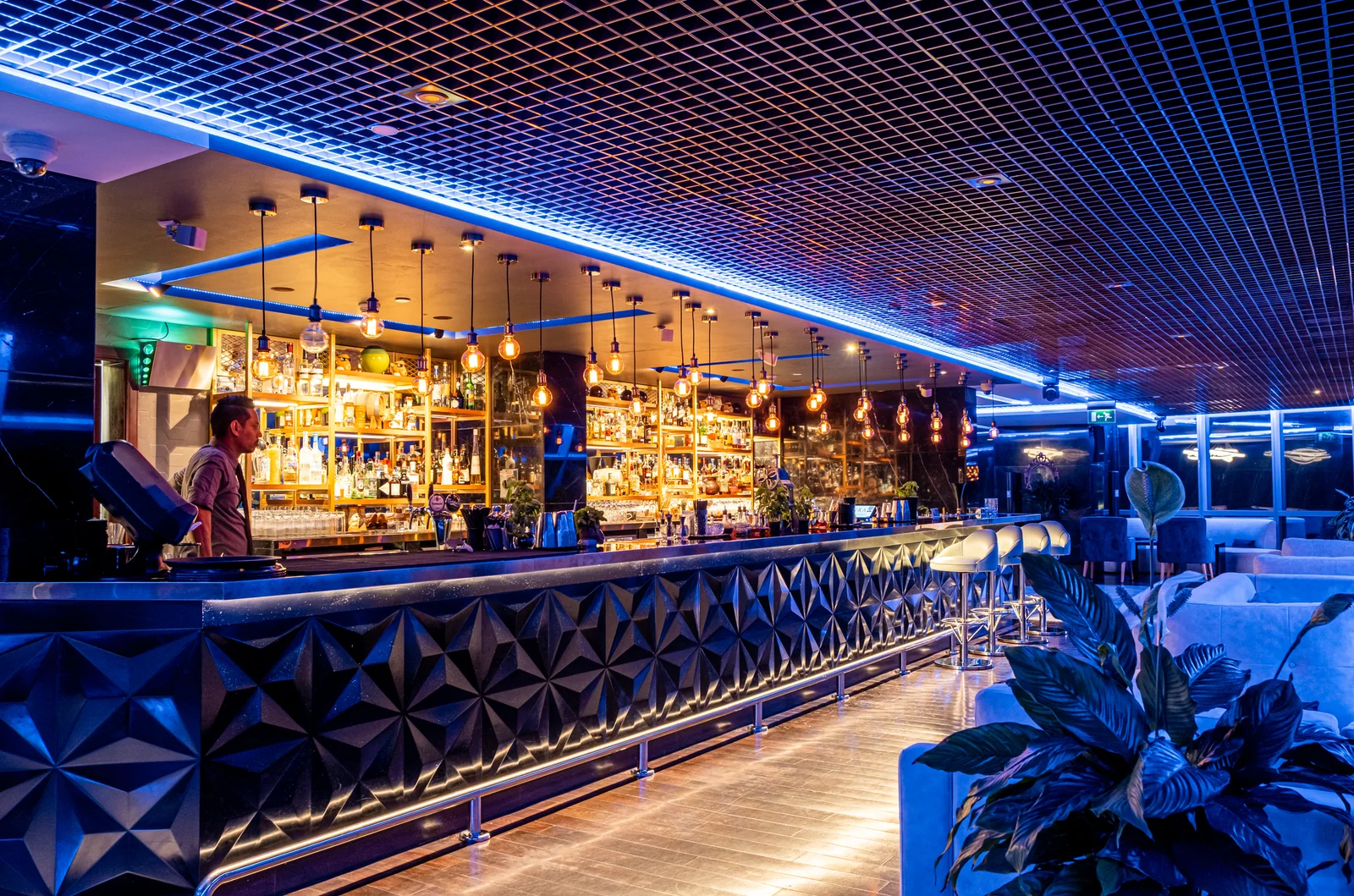 Ray’s Bar: a skyline option indoors.